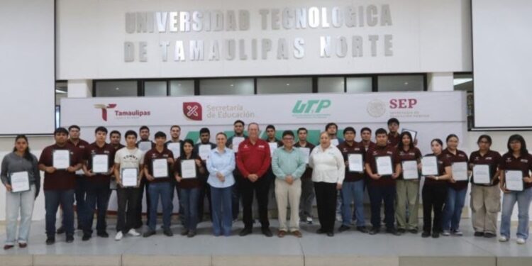 Fortalece UTTN el talento especializado de sus estudiantes para la industria petrolera