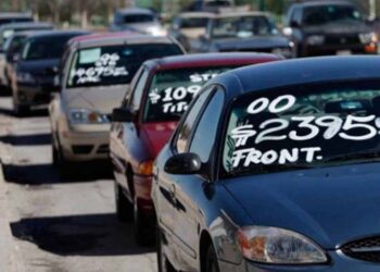 Venta de autos regularizados por decreto es legal, aunque no cambia el titular en el registro