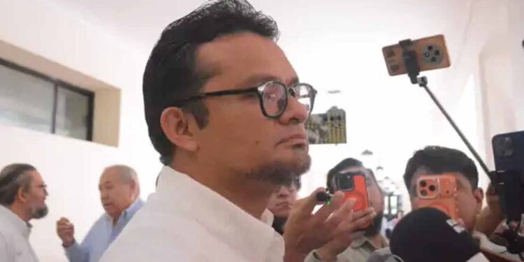 CFE arrastra rezago de 20 años en la red
