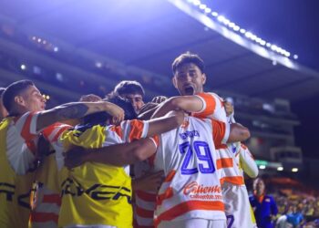 Golea correcaminos a Morelia y amanecerá como líder