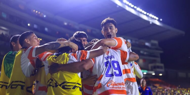 Golea correcaminos a Morelia y amanecerá como líder