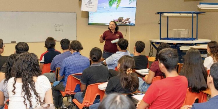Inician más de 800 estudiantes su formación profesional en el Tecnológico del Mante