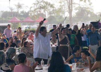 Director del Tec Madero celebra 53 años con multitudinario festejo