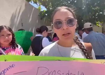 Se manifiesta familia de jornalero grave durante visita de Sheinbaum a Victoria