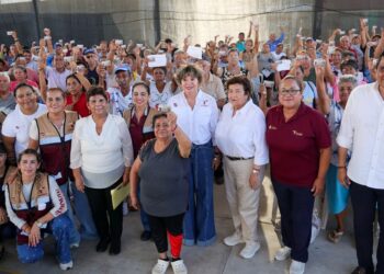Entrega SEBIEN paquetes alimentarios en Tampico