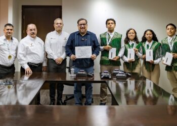 Reconoce SET talento de estudiantes del CONALEP premiados en Mundial de Robótica en Japón
