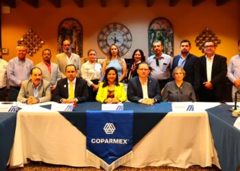 Acerca Secretaría de Finanzas servicios y beneficios a empresarios matamorenses