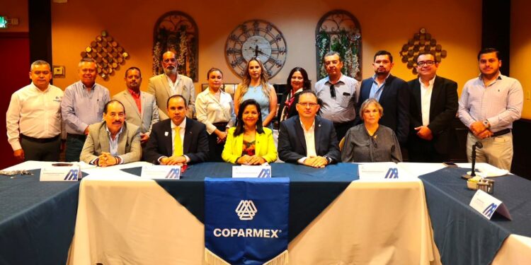 Acerca Secretaría de Finanzas servicios y beneficios a empresarios matamorenses