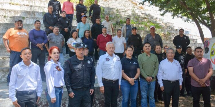 Capacitan a agrupamientos Montado y Canino en prevención del gusano barrenador