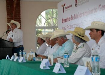 Acerca programa estatal, genética de alta calidad a las y los productores pecuarios