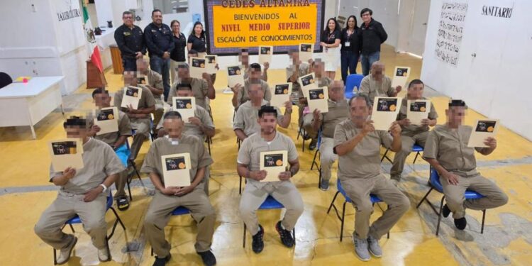 Retoman 57 PPLs sus estudios de nivel medio superior en CEDES Altamira