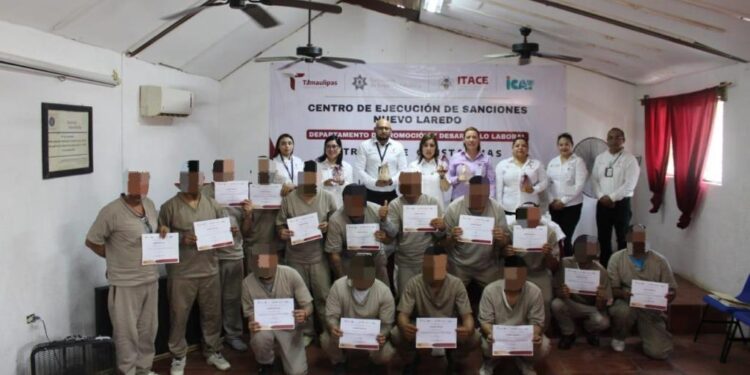 Reciben 67 PPLs del CEDES Laredo certificación por capacitaciones laborales