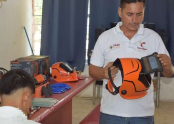 Fortalecen reinserción social de adolescentes con capacitación en soldadura