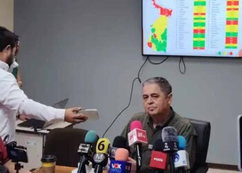 Continúa tandeo y advierten sanciones ante semáforo rojo del agua en Victoria