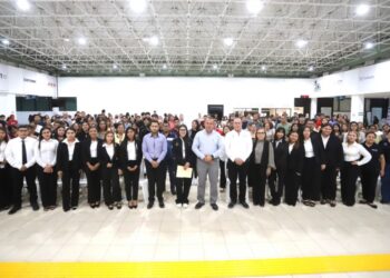 Acerca UTTN herramientas y apoyos a estudiantes y microempresarios para fortalecer las MiPyMES