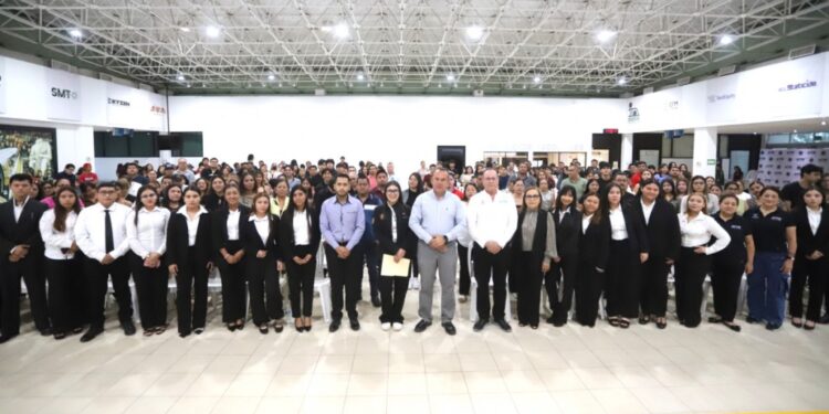 Acerca UTTN herramientas y apoyos a estudiantes y microempresarios para fortalecer las MiPyMES