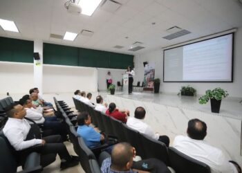 Fortalece UTTN a docentes mediante capacitación en semiconductores y microelectrónica