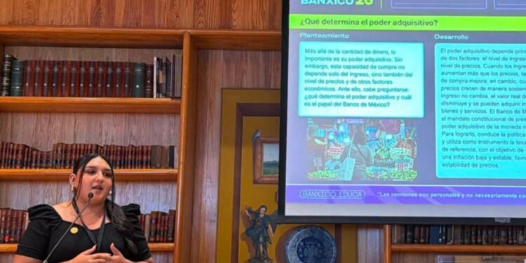 Destaca alumna de la UAT en proyecto de Banxico