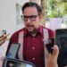 “Se alinearon los astros”; prohibirán celulares en las aulas a partir de noviembre: SET