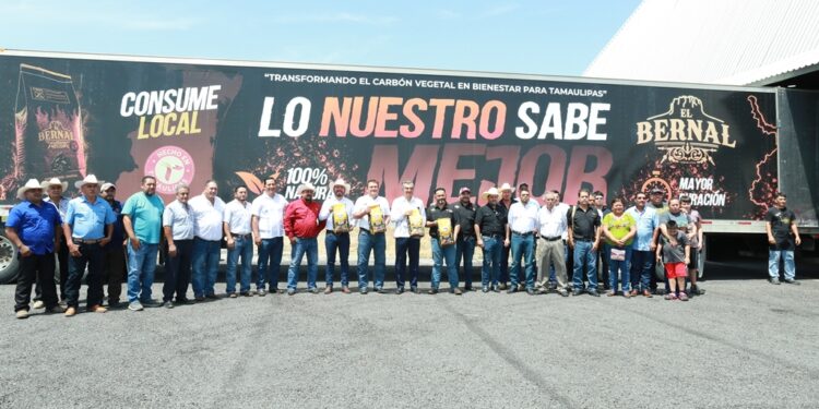 Da Américo banderazo a primer embarque de carbón tamaulipeco a Estados Unidos