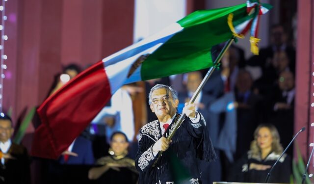 Encabeza Américo tradicional Grito de Independencia desde la capital tamaulipeca