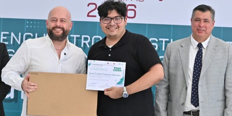 Estudiante de la UAT conquista el torneo estatal de programación TamCoder 2026