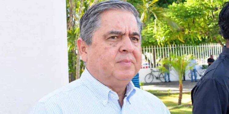 Exhorta COMAPA a no verter residuos en drenaje; atiende hasta 4 reportes semanales
