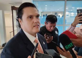 Calma, aún no hay solicitudes de licencia en el Congreso: Prieto