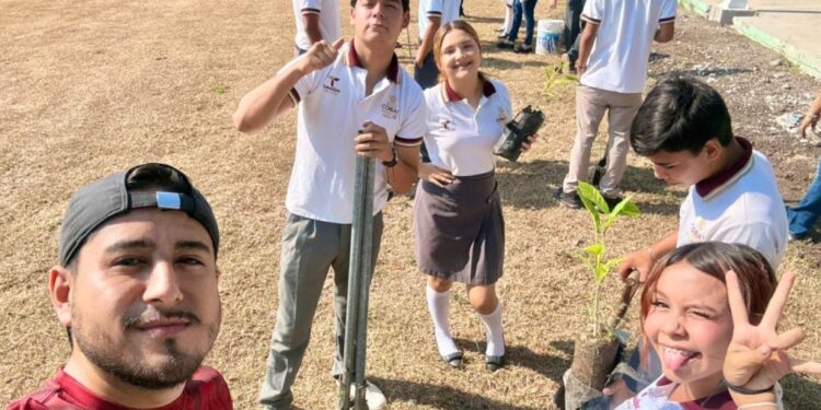 Impulsa INJUVE la conciencia ambiental con jornada de reforestación en Güémez