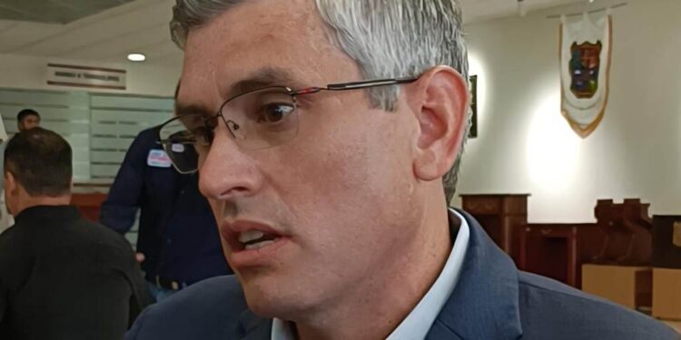 Cuestiona Zertuche reforma contra binacionales