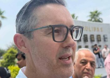 Reconoce JR relación con Carmona tras revelarse mensajes de WhatsApp