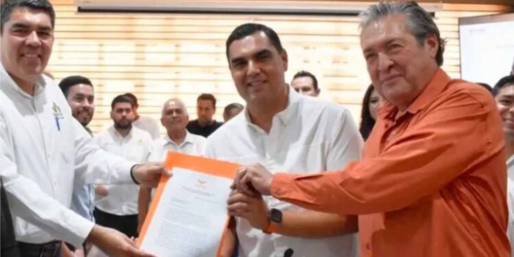 Sólo llevan agua a su molino Roberto Lee y Gustavo Cárdenas en MC
