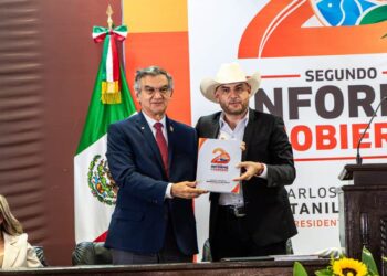 Anuncia Américo rehabilitación de carretera ejidal en Padilla