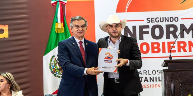 Anuncia Américo rehabilitación de carretera ejidal en Padilla