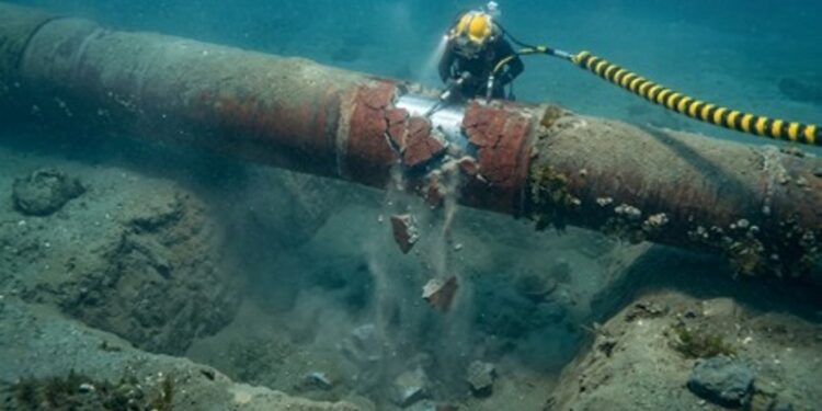 Pemex realiza acciones oportunas para atender la presencia de aceite crudo en el mar