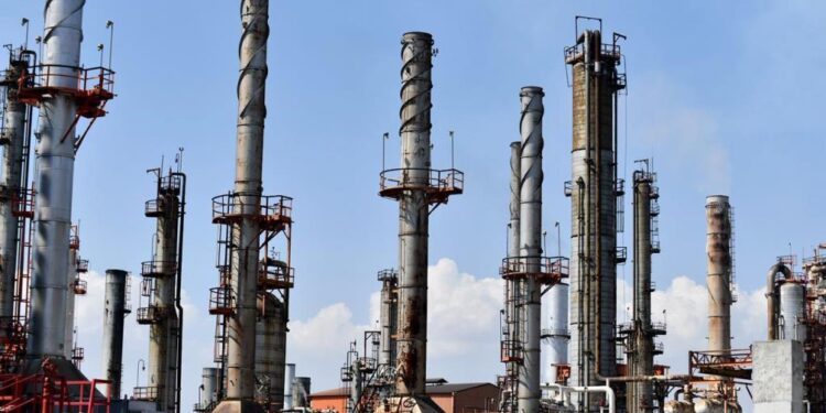 Fitch ratifica el fortalecimiento del perfil crediticio de PEMEX