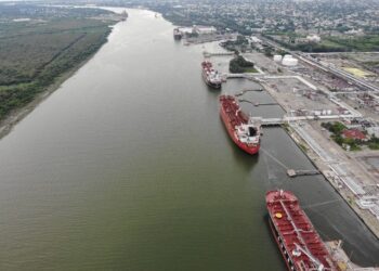 Pemex continúa acciones de recuperación y saneamiento en el río Pánuco
