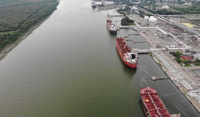 Pemex continúa acciones de recuperación y saneamiento en el río Pánuco