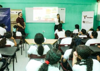 Participan estudiantes de la Secundaria Federalizada No. 1 en Ciudad Victoria, en jornada de sensibilización y reforestación