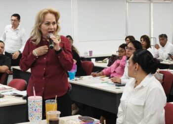 Realiza SET taller de Inducción a la Política de Aprendizajes Fundamentales