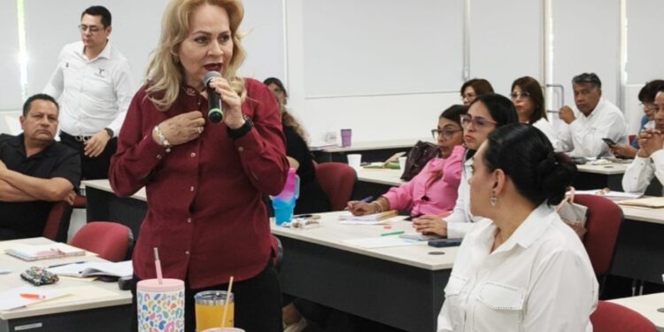 Realiza SET taller de Inducción a la Política de Aprendizajes Fundamentales