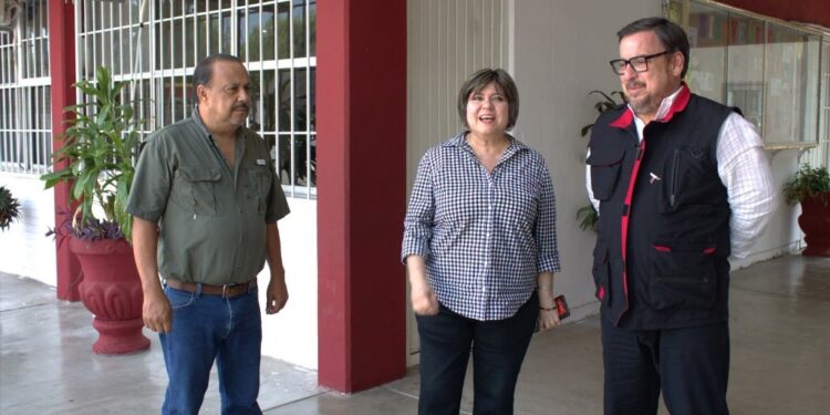 Supervisa secretario de Educación escuelas en su primera semana de clases