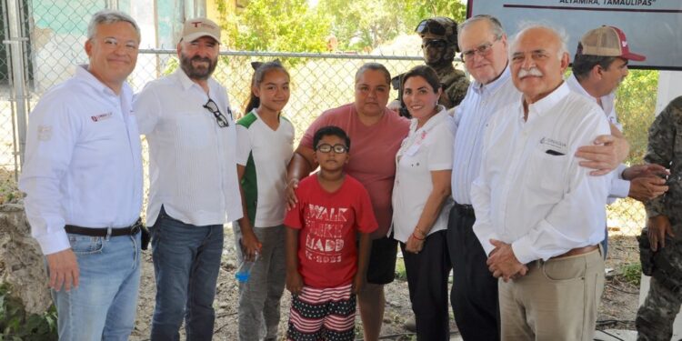 Presentan proyecto de rehabilitación de “El Camalote” ante habitantes de Pánuco