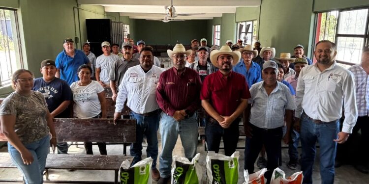 Llega apoyo nutricional a ganaderos de González