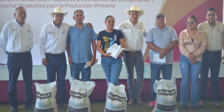 Entrega Gobierno de Tamaulipas 662.5 toneladas de fertilizante a productores de caña