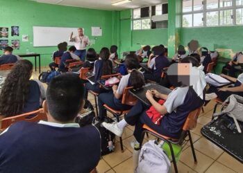 Promueve DEMA entre estudiantes el conocimiento de la ley y prevención del delito
