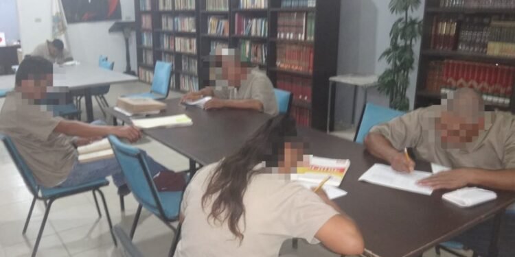 Brinda SSPT formación académica a personas privadas de la libertad