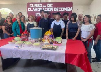 Participan adolescentes en proceso de reinserción en taller de gastronomía mexicana
