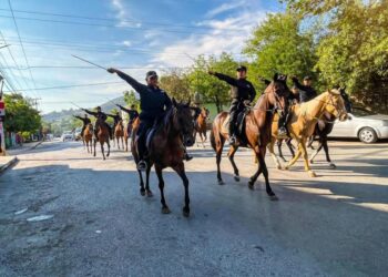 Agrupamientos Canino y Montado de la Guardia Estatal se preparan para el desfile patrio