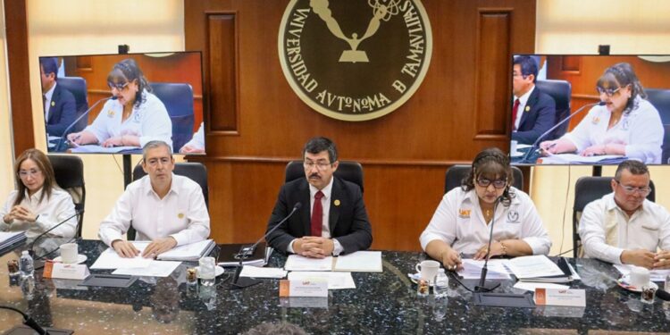 Destaca rector Dámaso Anaya avances institucionales de la UAT ante el Patronato Universitario